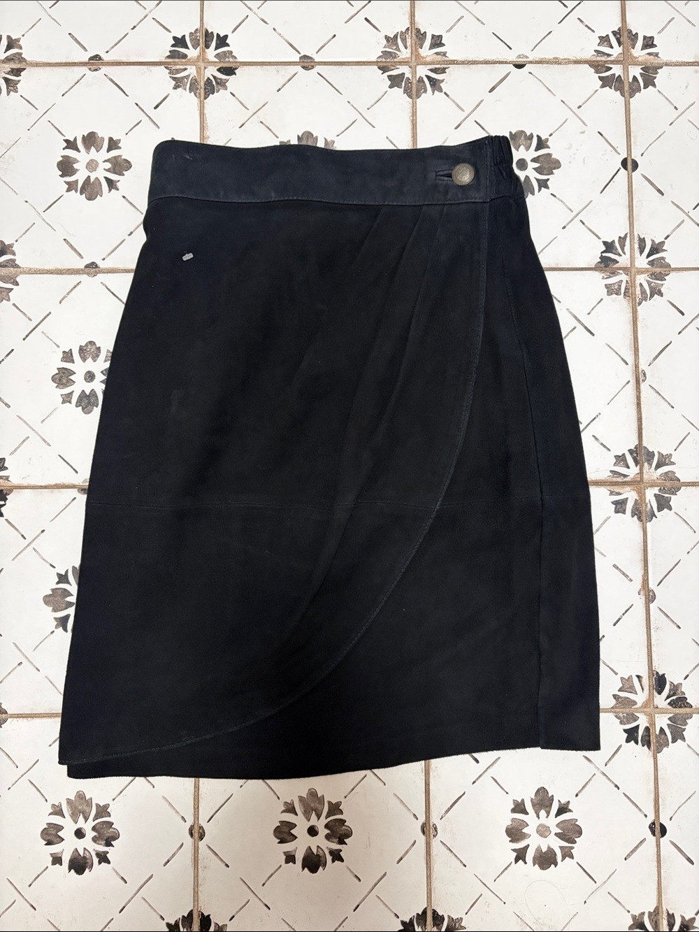 Express vintage Black Suede Skirt